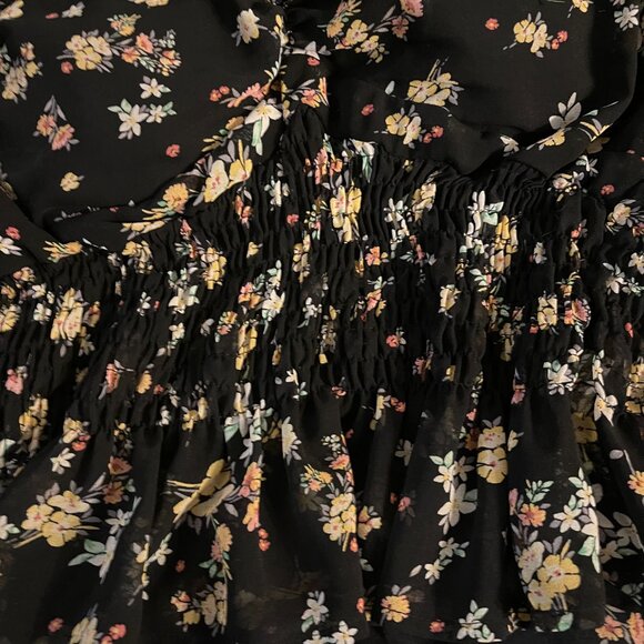 Timing Black Floral Smocked Peplum Top Size L - Picture 6 of 11